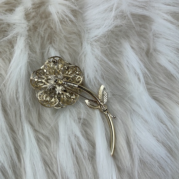 1960's Sarah Coventry flower brooch - Picture 7 of 9